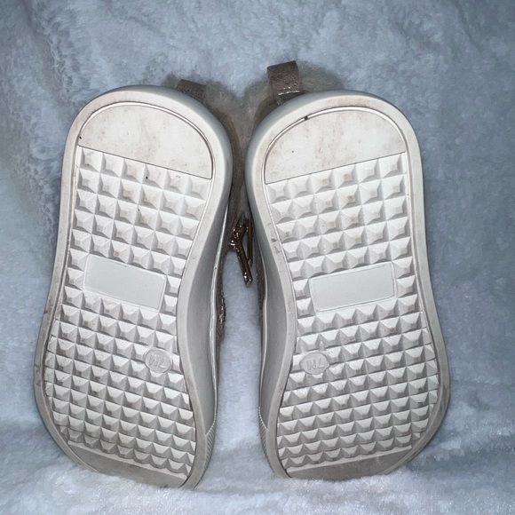 Olive and Edie toddler size 7M cream bootie. - Picture 5 of 6
